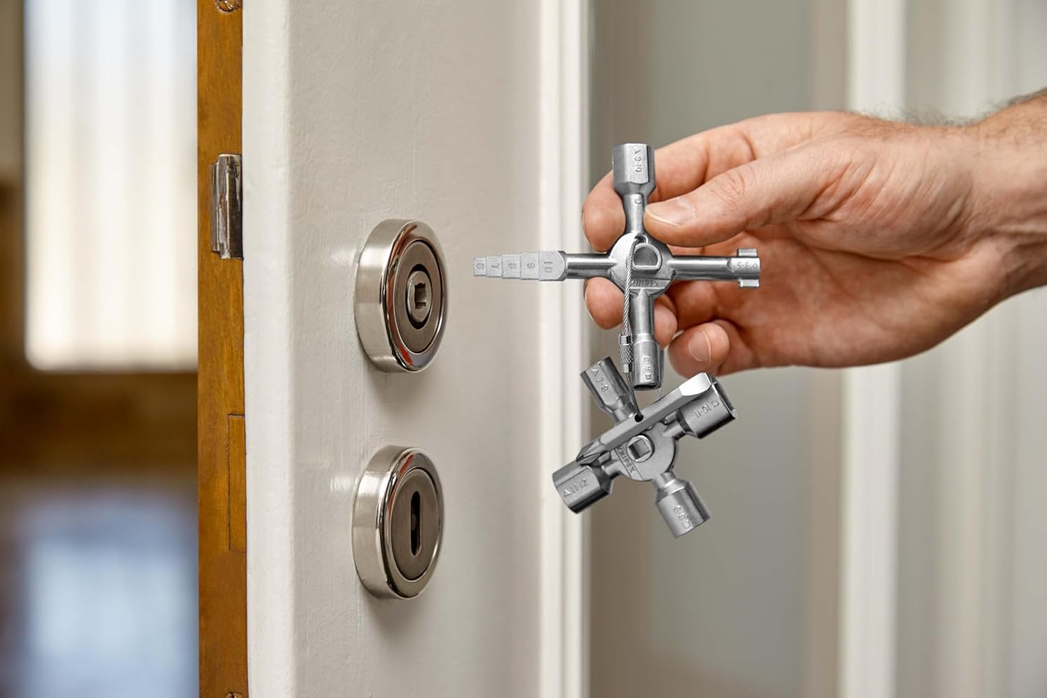 10-in-1 Triangle Key Wrench